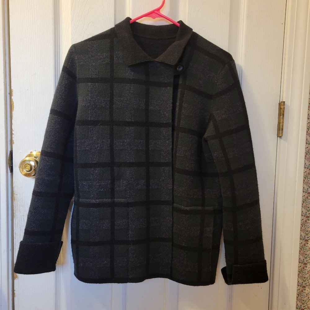 Akris 100% cashmere sweater size M